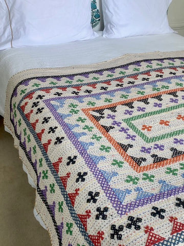 Barmeri Chulo Bedspread