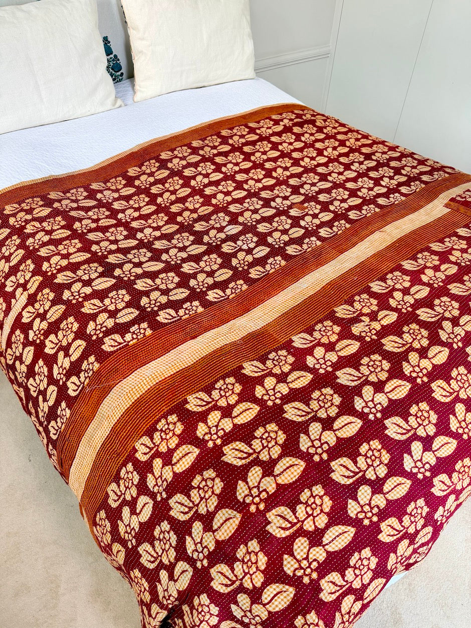 Jeté de lit Kantha Burgundy