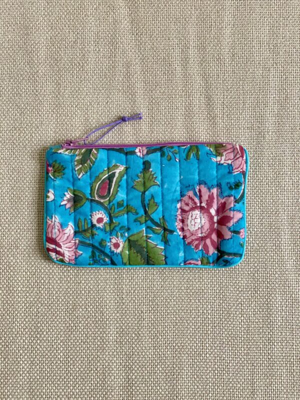 small pouch n21