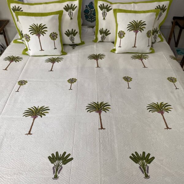 ensemble double bedspread and 4 pillows n4