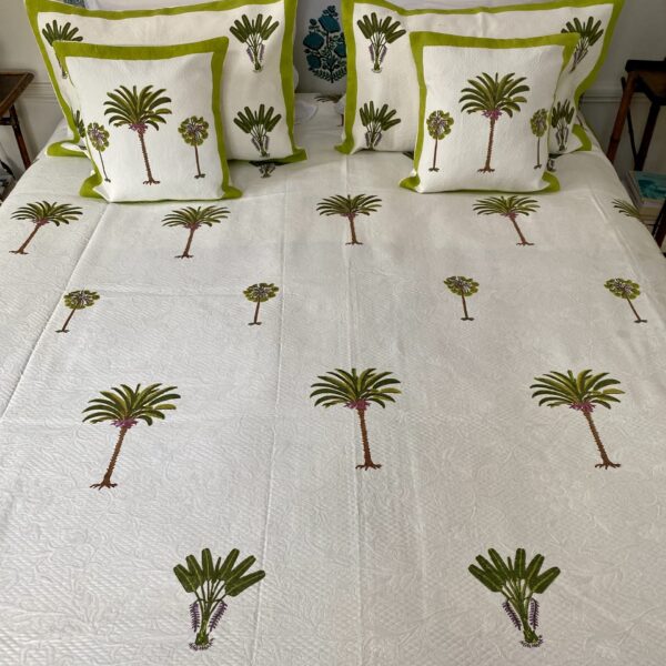 ensemble double bedspread and 4 pillows n6