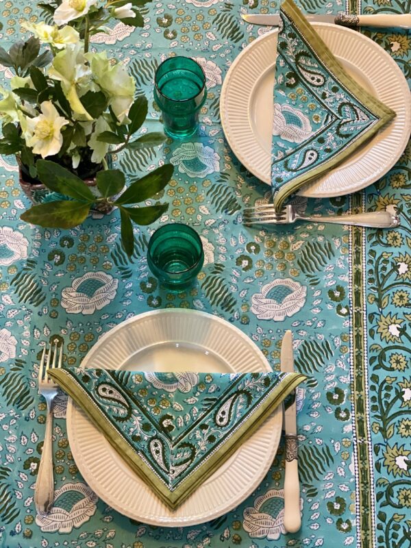 tablecloth n1 and its napkins