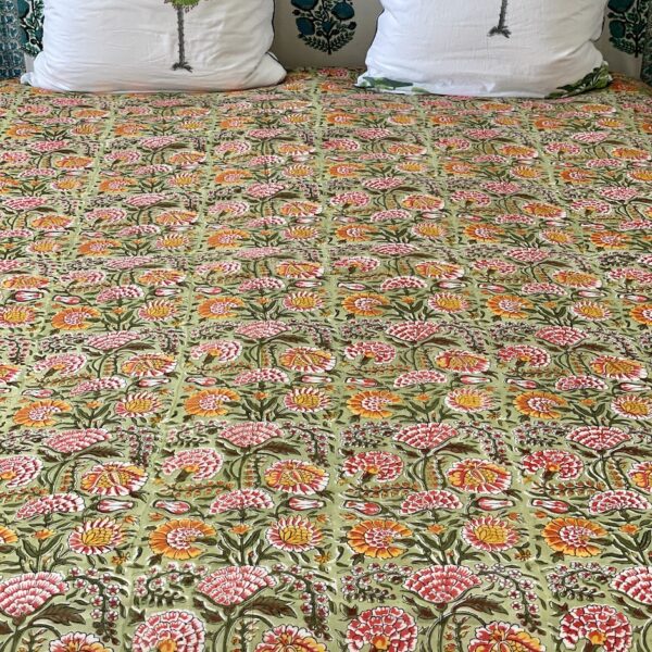 double bedspread two sided n4 queen size